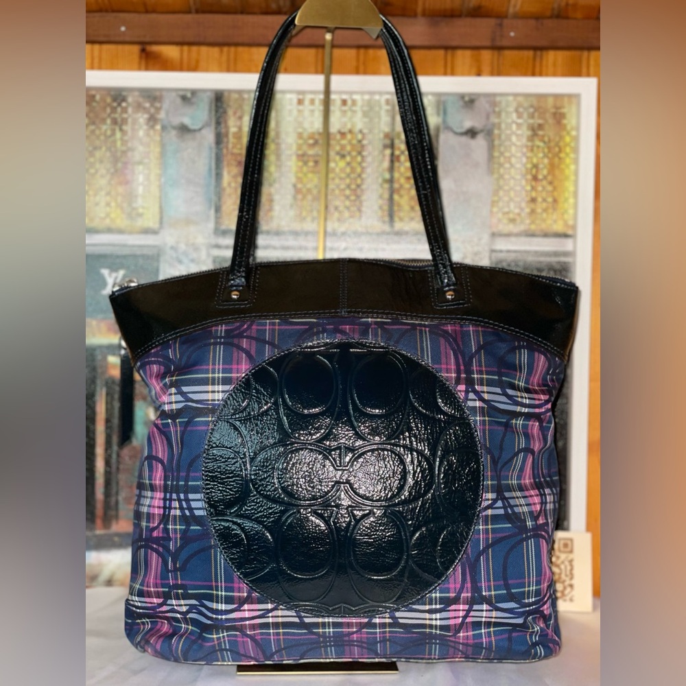 Coach Signature Tartan Plaid Tote – Style F20109